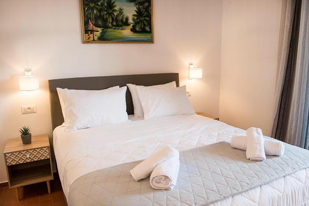 Sophie'S Apartment 1&2 Poros Town Luaran gambar